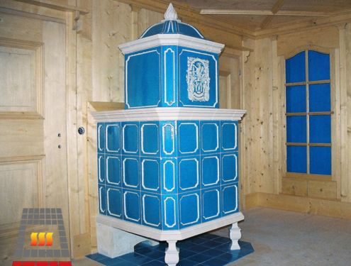 Handgemachter Stubenofen in blau
