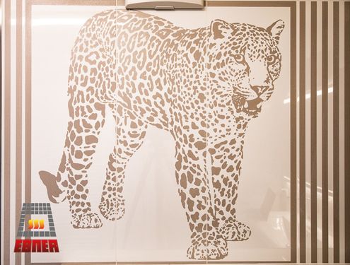 Ein Leopard im Bad? Warum nicht!  Die Wünsche unserer Kunden haben bei uns oberste Priorität, auch wenn sie oft außergewöhnlich sind. Mit der neuen Fliesenkollektion von Gran Galà, die der italienische Produktdesigner Angelo Marchesi für Pertracer´s kreie