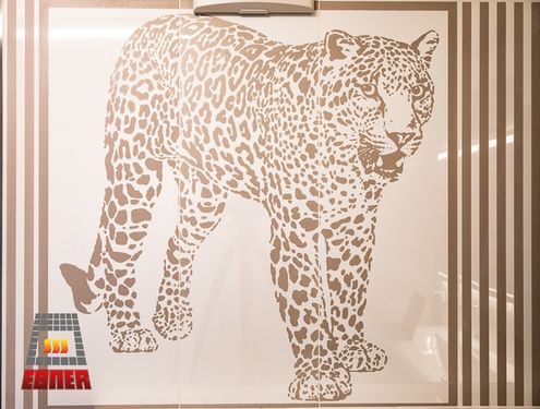 Ein Leopard im Bad? Warum nicht!  Die Wünsche unserer Kunden haben bei uns oberste Priorität, auch wenn sie oft außergewöhnlich sind. Mit der neuen Fliesenkollektion von Gran Galà, die der italienische Produktdesigner Angelo Marchesi für Pertracer´s kreie